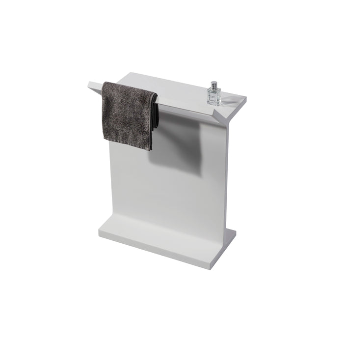 Chasey Standing Towel Rack - Matt White 500x314
